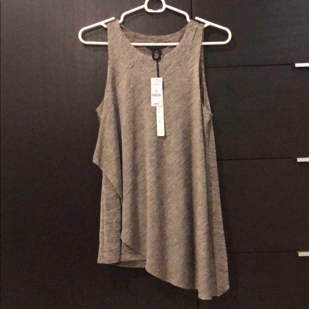 White House / Black Market asymmetrical tank